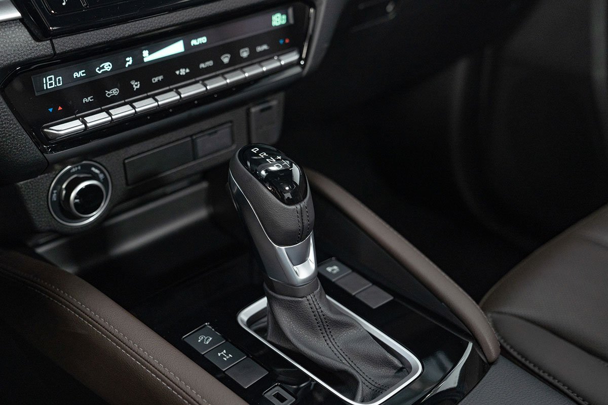cần số xe Mazda BT 50 2021.